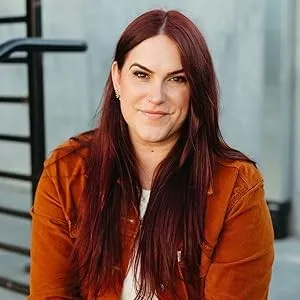 LIZ TOMFORDE
